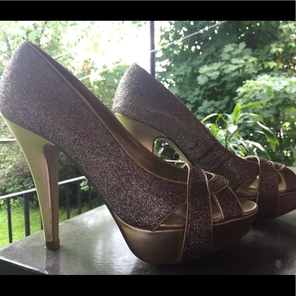 G by Guess high heel shoe